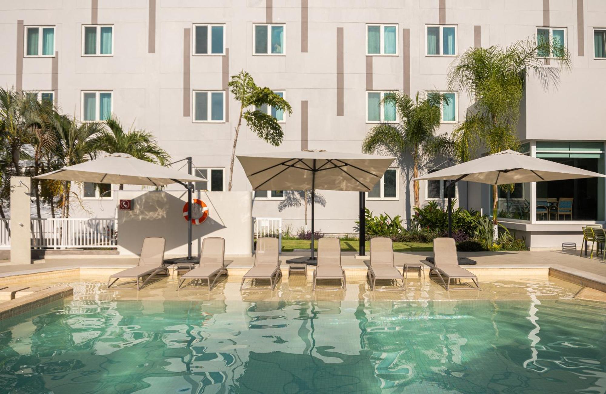 Holiday Inn Express Tapachula By Ihg Bagian luar foto